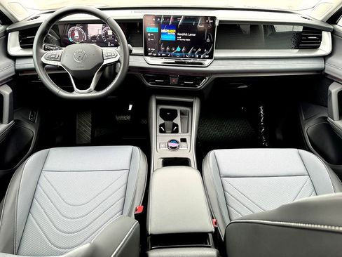 New 2026 Volkswagen Tiguan SE image 18