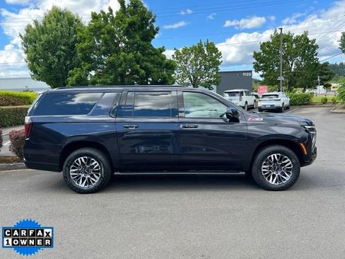 Used 2025 Chevrolet Suburban Z71 AWD/4WD image 8