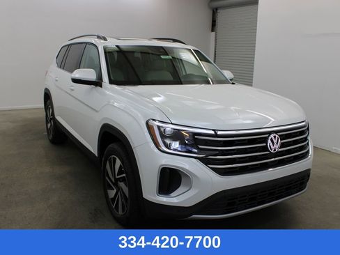 New 2026 Volkswagen Atlas SE image 5