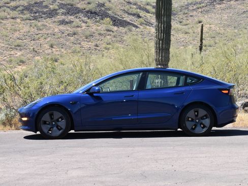 Used 2023 Tesla Model 3 Long Range AWD/4WD image 5