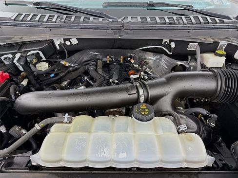 Used 2022 Ford Expedition Limited image 23