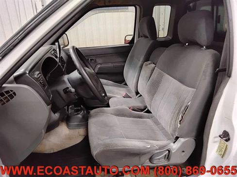 Used 1999 Nissan Frontier XE image 10