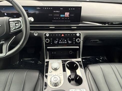 Used 2025 Genesis GV80 2.5T Standard image 3