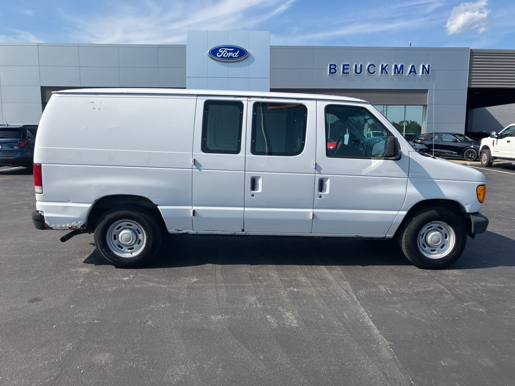 Used 2005 Ford E-150 and Econoline 150 RWD image 7