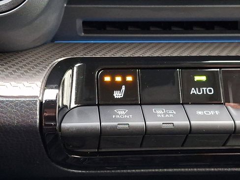 Used 2025 Toyota Prius XLE image 23