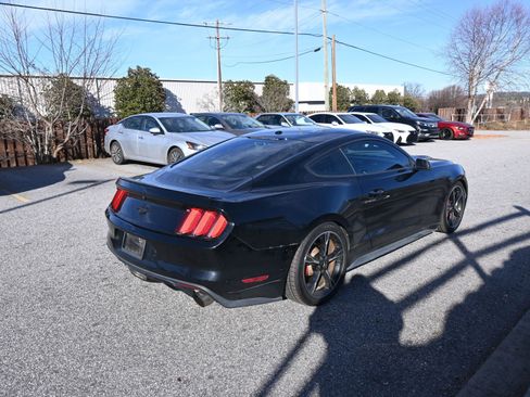 Used 2017 Ford Mustang Premium image 7