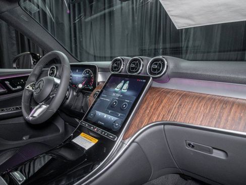 Used 2026 Mercedes-Benz GLC 300 image 15