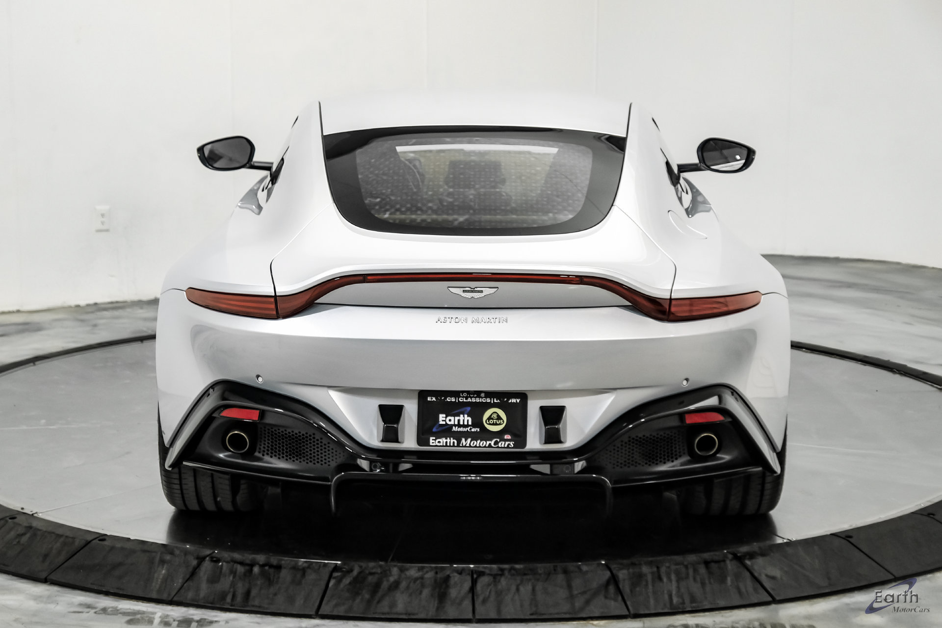 Used 2020 Aston Martin V8 Vantage Coupe RWD image 13
