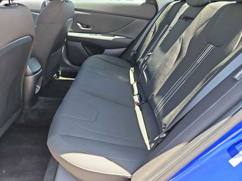 Certified 2025 Hyundai Elantra SEL FWD image 19