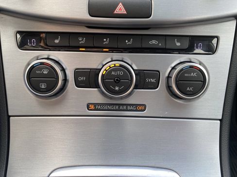 Used 2015 Volkswagen CC Executive image 31