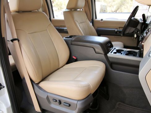 Used 2011 Ford F250 Lariat w/ Lariat Ultimate Pkg image 40