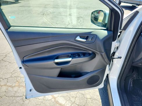 Used 2017 Ford Escape SE FWD image 19