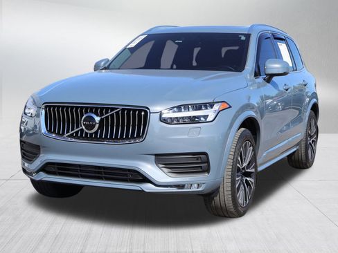 Used 2022 Volvo XC90 T6 Momentum w/ Advanced Package image 3