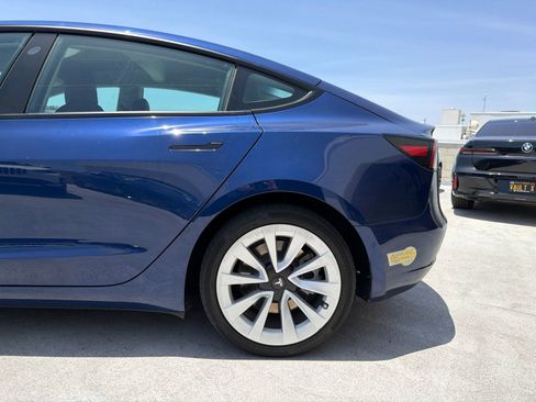 Used 2022 Tesla Model 3 RWD image 4