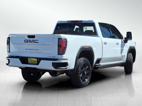 Used 2024 GMC Sierra 2500 AT4 w/ AT4 Premium Plus Package AWD/4WD image 4