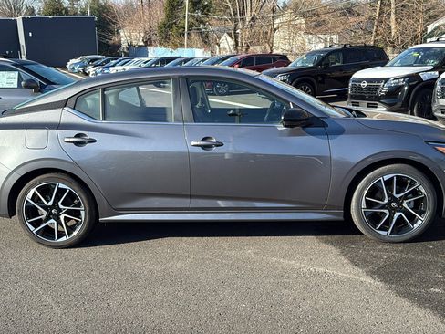 Certified 2024 Nissan Sentra SR w/ SR Premium Package image 25