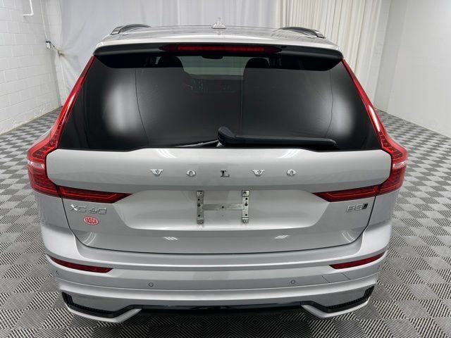 Certified 2025 Volvo XC60 B5 Core AWD/4WD image 7