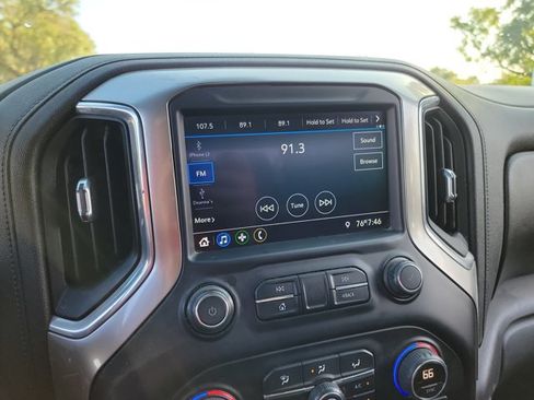 Used 2021 Chevrolet Silverado 2500 LT w/ Fleet Comfort Package AWD/4WD image 19