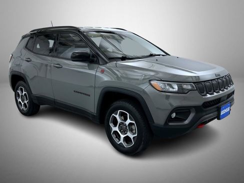 Certified 2022 Jeep Compass Trailhawk w/ Trailhawk Convenience Group AWD/4WD image 3