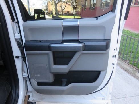 Used 2017 Ford F150 XLT w/ Equipment Group 302A Luxury image 28