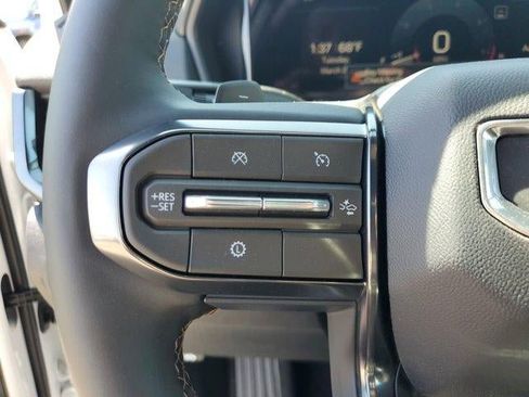 New 2026 GMC Terrain AT4 w/ Technology Package II AWD/4WD image 23
