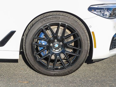 Used 2020 BMW 530e xDrive w/ M Sport Package image 9