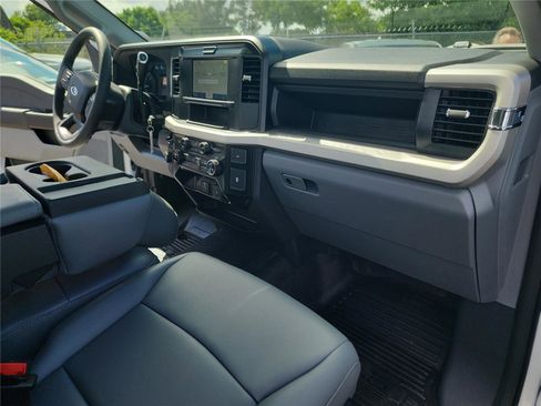 New 2025 Ford F250 XL w/ XL Chrome Package AWD/4WD image 18