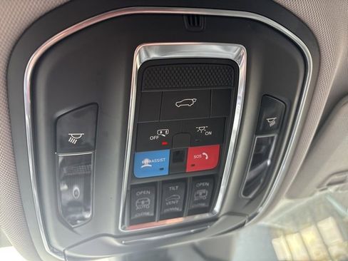 Used 2021 Jeep Grand Cherokee L Limited image 18