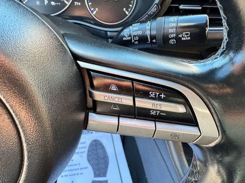 Used 2022 MAZDA MAZDA3 s image 18