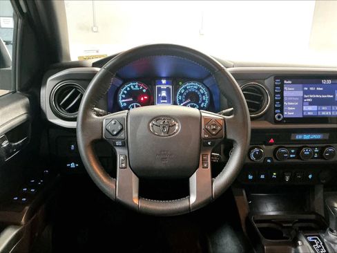 Used 2022 Toyota Tacoma TRD Sport w/ Technology Package AWD/4WD image 7