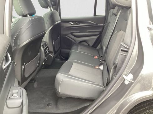 New 2025 Jeep Grand Cherokee Laredo X w/ Luxury Tech Group I image 14