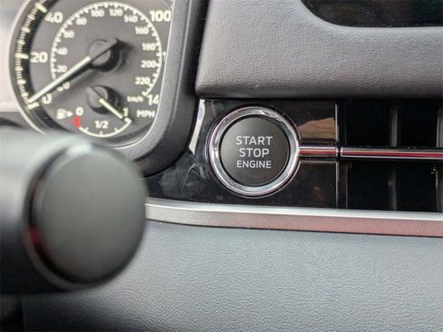 Used 2025 Mitsubishi Outlander SE image 25