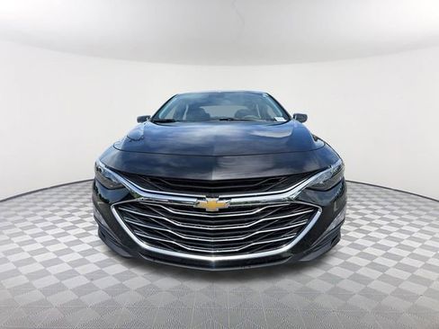 Used 2025 Chevrolet Malibu LT FWD image 2