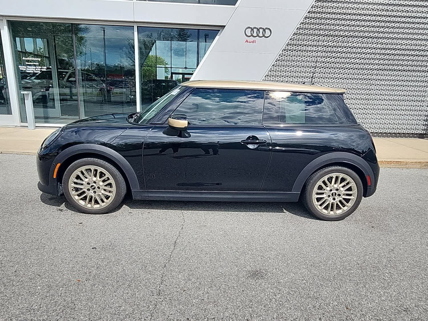 Used 2025 MINI Cooper S FWD image 2