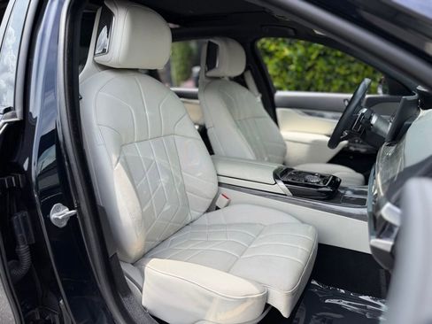 Used 2024 BMW 760i xDrive w/ Executive Package AWD/4WD image 36