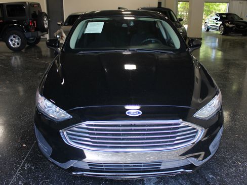 Used 2020 Ford Fusion SE image 5