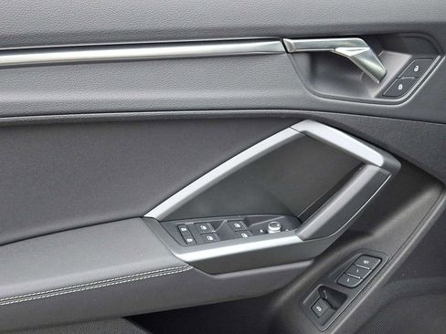 Used 2025 Audi Q3 2.0T Premium w/ Convenience Package image 10