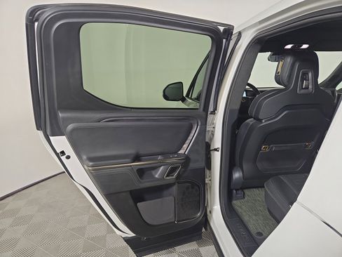 Used 2022 Rivian R1T Launch Edition image 17