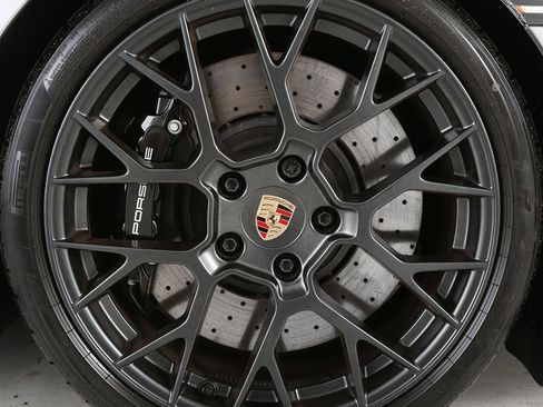 Used 2025 Porsche 911 Carrera GTS RWD image 17