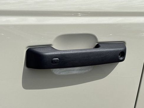 Used 2025 Ford Bronco Raptor AWD/4WD image 15