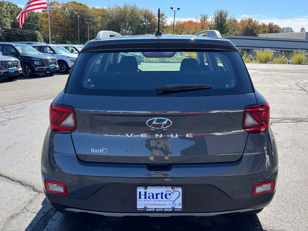 Used 2024 Hyundai Venue SEL FWD image 6