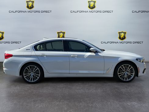 Used 2019 BMW 530e w/ Convenience Package RWD image 4