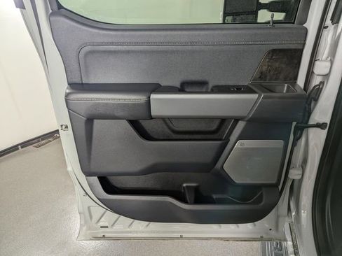 Used 2025 Ford F350 Lariat image 18