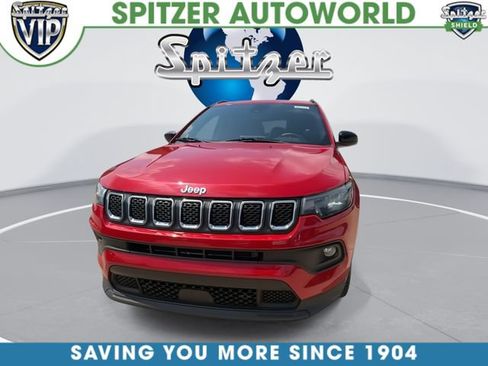 Used 2023 Jeep Compass Latitude AWD/4WD image 3