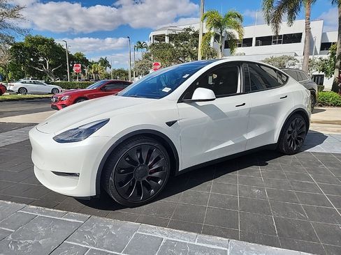 Used 2021 Tesla Model Y Performance image 15