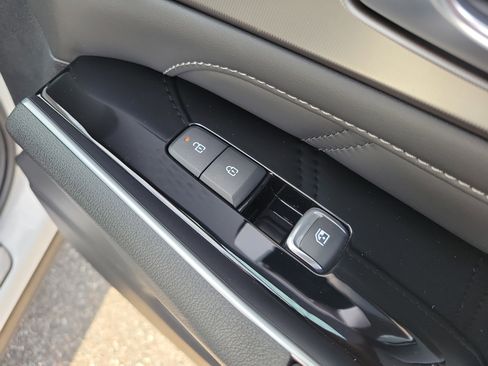 Certified 2025 Kia Sorento SX FWD image 11