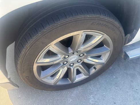 Used 2018 Chevrolet Suburban LT w/ LT Signature Package AWD/4WD image 41