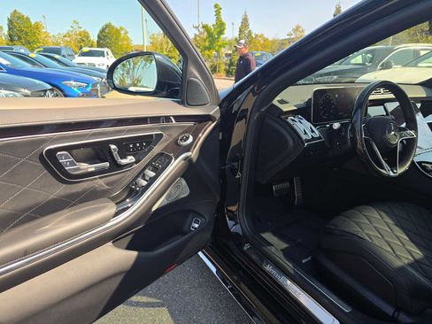 Used 2024 Mercedes-Benz S 580 4MATIC Sedan image 37