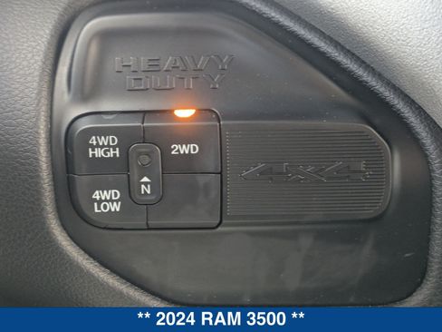 Used 2024 RAM 3500 Big Horn AWD/4WD image 34