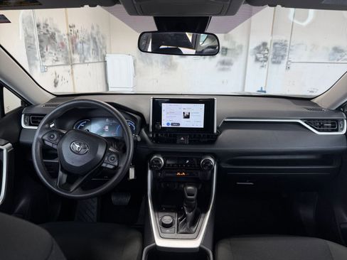 Used 2025 Toyota RAV4 LE image 32